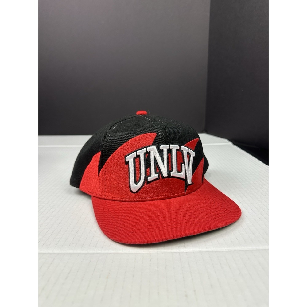 MITCHELL NESS UNLV Rebels Sharktooth Snapback Hat Cap Black Red GUC NCAA Retro